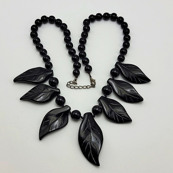 Vintage Black Onyx Leaf Necklace Natural Gemstone Hand Carved Knotted 19" - Picture 1 of 10